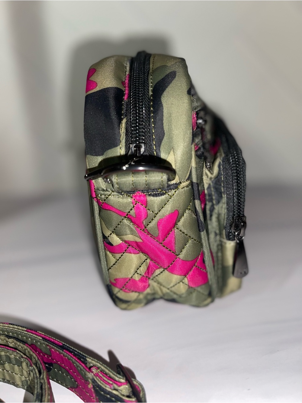 Lug Carousel Pink Camo convertible crossbody - great condition. - Picture 5 of 12